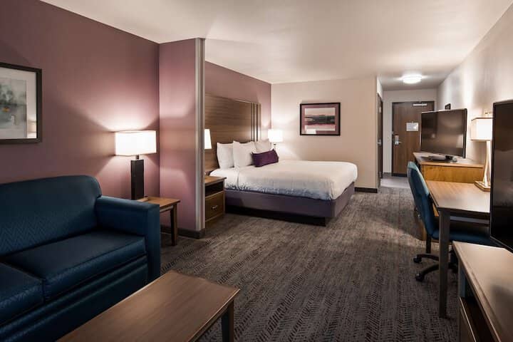 Room 9 of 26